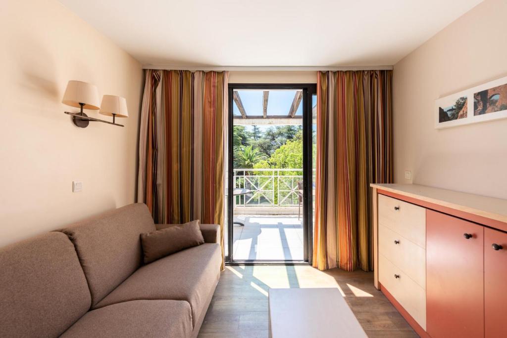Résidence Cannes Villa Francia - maeva Home - Appartement 2 Pièces 4 Perso 684 33 Avenue Amiral Wester Wemyss, 06150 Cannes