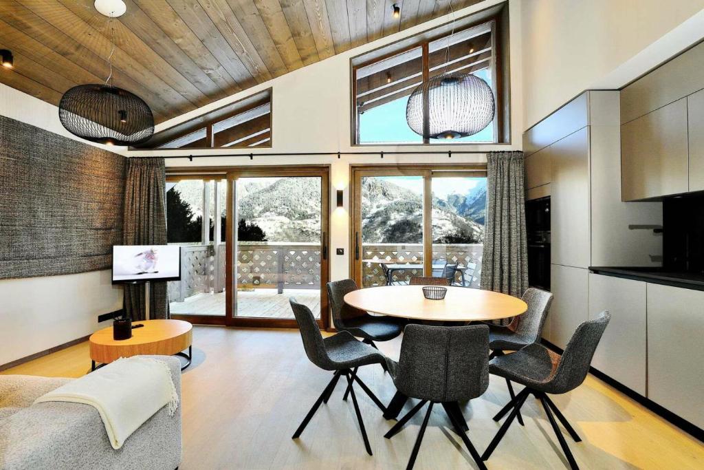 Appartement Résidence Cinq Sommets - 3 Pièces pour 4 Personnes 464 Allée des Cerisiers, Courchevel le Praz 73120 Saint-Bon-Tarentaise