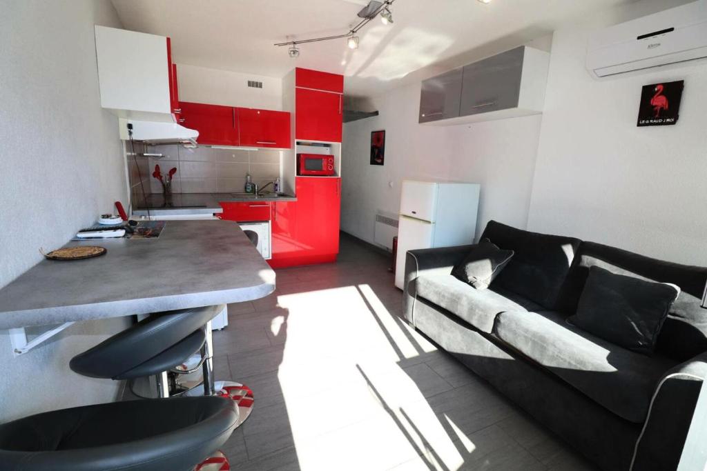 Appartement Résidence Citadelle Du Soleil - Studio pour 4 Personnes 594 503 Av. du Palais de la Mer Rés. Citadelle du Sole, n°35 RDC + parking n°393 30240 Le Grau-du-Roi