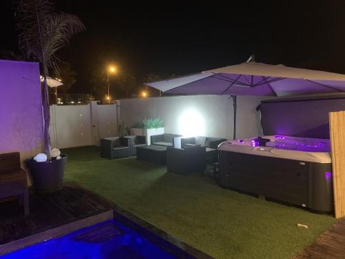 Résidence de bien être accès direct piscine et jacuzzi avec massages relaxants en option