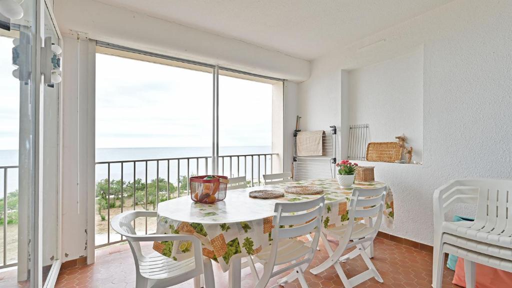 Residence de la Plage- 217-Appart vue mer- 10 pers Rue des Officiers, Bât. Les Algues, 6, 34300 Le Cap d\'Agde