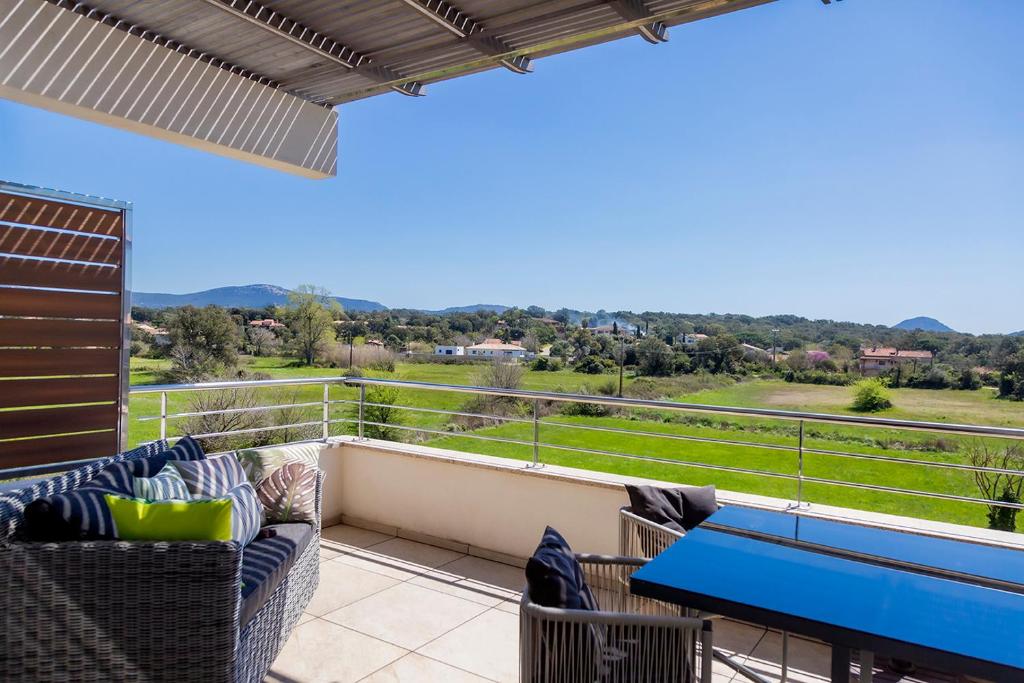 Appartement Résidence Domaine d'Arca Porto Vecchio - Location T2 - 4 personnes \ Route d'Arca,, Bat Eluard n°10 étage 2 20137 Porto-Vecchio