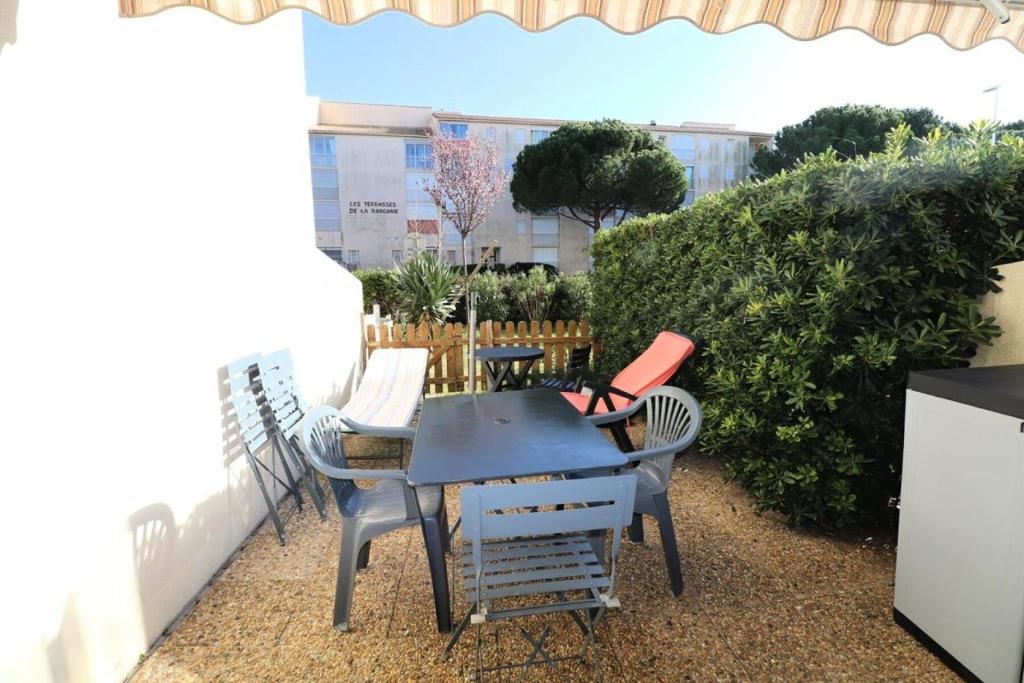 Appartement Résidence Floralies 1 - Studio pour 4 Personnes 074 430 av.du Palais de la Mer Rés. Floralies 1, Chardons bleus n°427 2e étage Pk N°483 30240 Le Grau-du-Roi