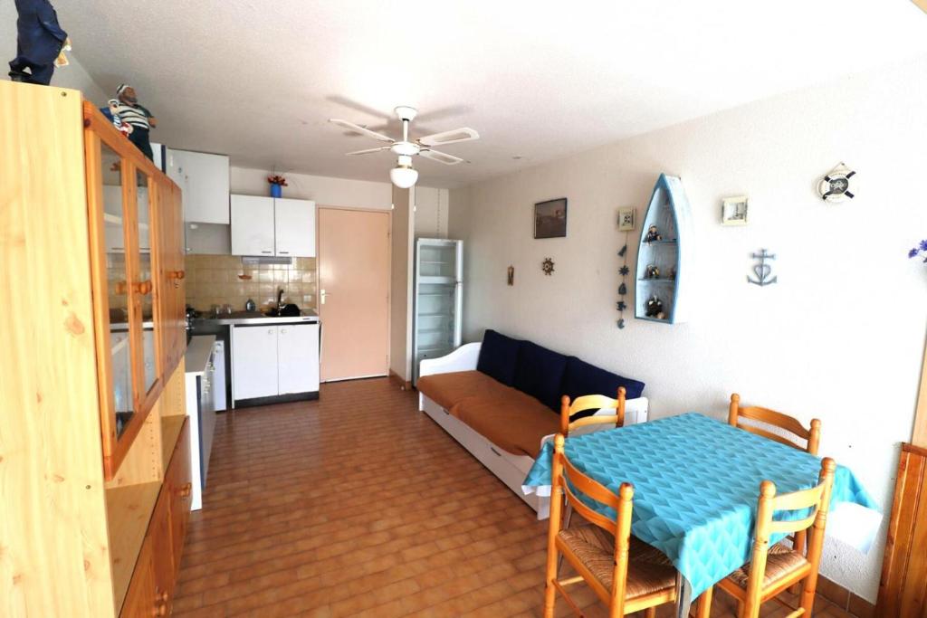 Résidence Floralies 2 - Studio pour 4 Personnes 234 FLORALIES 2 EGLANTINES N°2540 1er ét, Avenue de Camargue -Pk N°2132, 30240 Le Grau-du-Roi