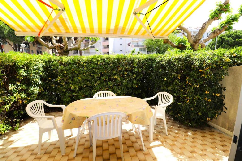 Appartement Résidence Floralies - Pièces 814 430 av.du Palais de la Mer Rés. Floralies 1, Chardons bleus n°427 2e étage Pk N°483 30240 Le Grau-du-Roi