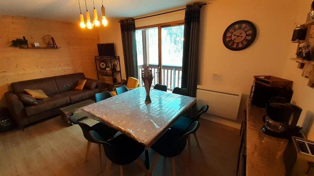 Appartement Résidence Grand Argentier - 2 Pièces pour 8 Personnes 01 résidences Le Chalet Club, 120 rue des Bettets 73500 Modane