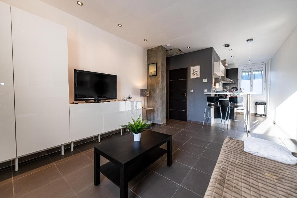 Résidence Hambury Palace - 3 Pièces pour 4 Personnes 804 06500 Menton