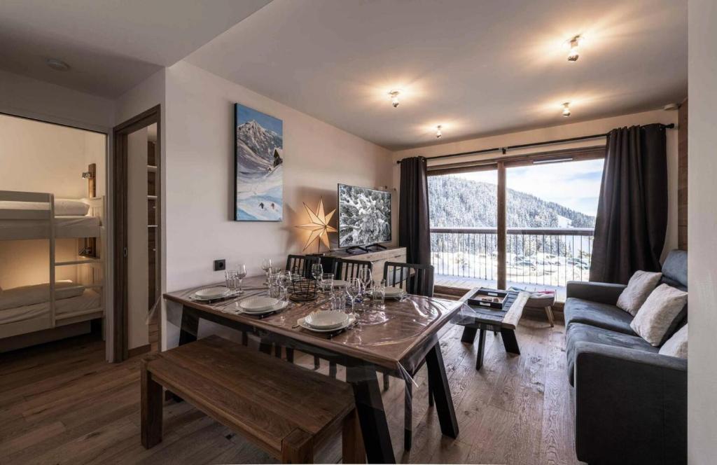 Résidence L'ariondaz - 3 Pièces pour 6 Personnes 254 Rue de l'Aiguille du Fruit, 333 à 515, 73120 Courchevel