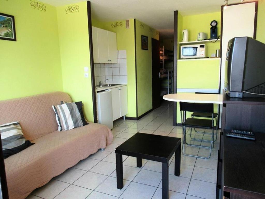 Résidence Lagon Bleu - Studio pour 4 Personnes 884 302 Avenue Jean Jaurès, Rés. Lagon Bleu Bât C 3ème ét. Pk n°130, 30240 Le Grau-du-Roi