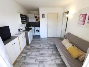 Résidence le Carlton -F2 rénové en front mer avec balcon