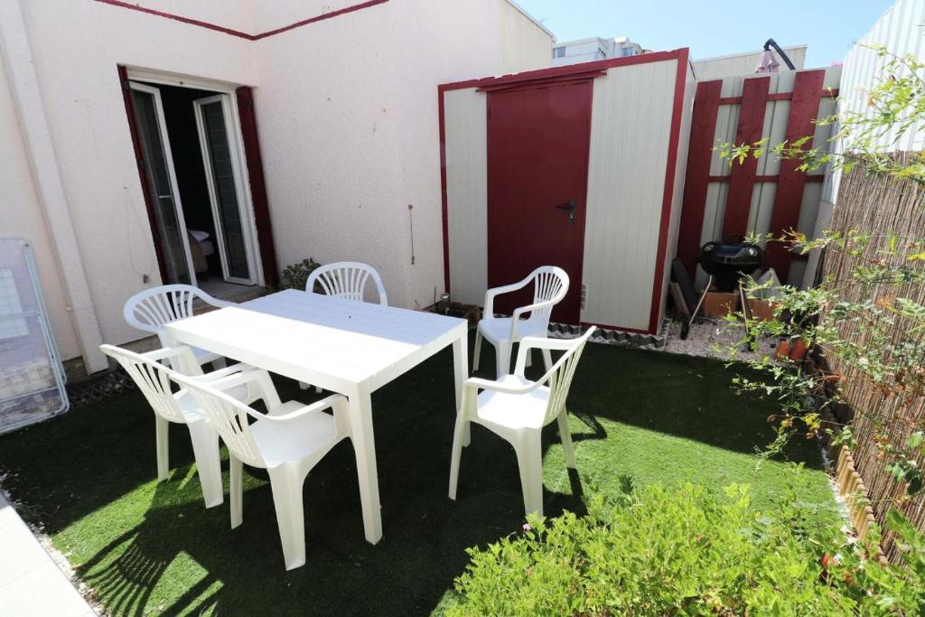 Résidence Le Grau Village - 3 Pièces pour 6 Personnes 484 343 rue des primevères, GRAU VILLAGE N°71- pk N°71, 30240 Le Grau-du-Roi