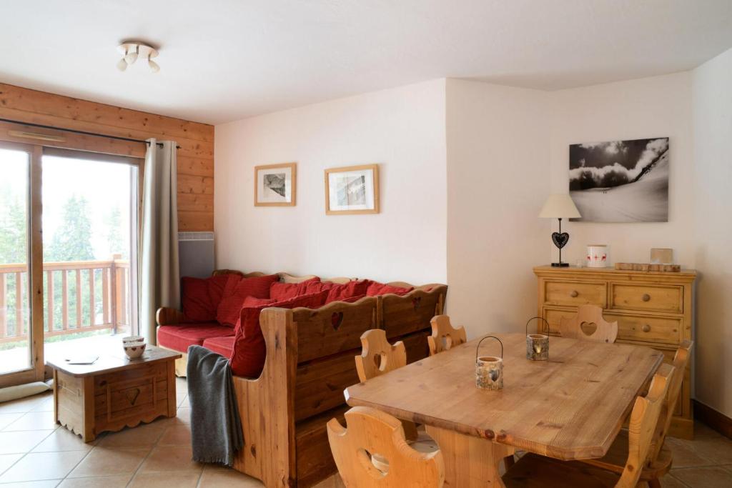 Résidence Le Pas Du Bouquetin - 3 Pièces pour 6 Personnes 234 Office Immobilier de la Plagne, Centre commercial de Belle Plagne, BELLE PLAGNE, 73210 Mâcot La Plagne