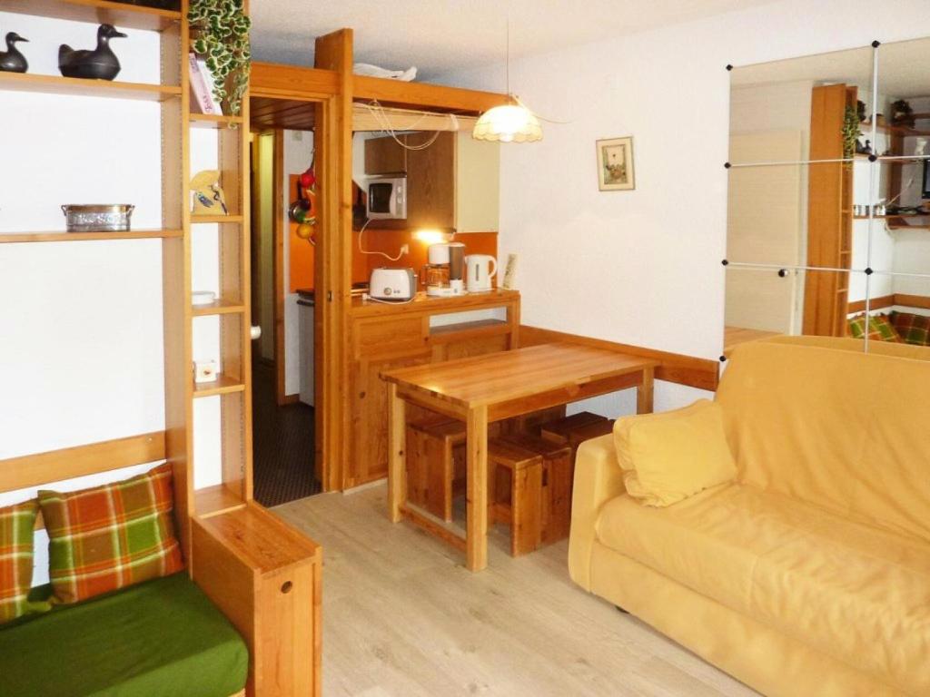 Appartement Résidence Le Pouzenc - Studio pour 4 Personnes 324 Les Soldanelles 05200 Les Orres