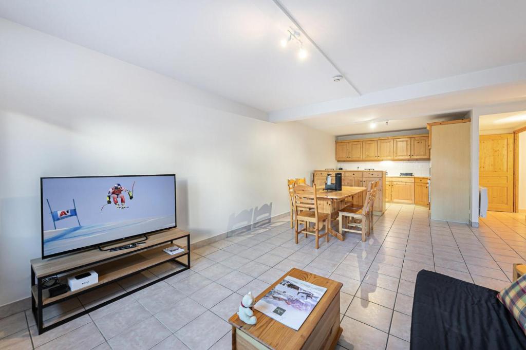 Résidence Le Savoie - 3 Pièces pour 4 Personnes 034 45 rue de Rocher - Station SAINT-BON-TARENTAISE - Centre - Courchevel, 73120 Courchevel