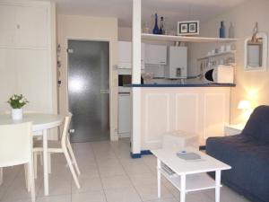 Residence Legenese - Studio COSY avec belle TERRASSE en REZ de JARDIN - 150m PLAGE