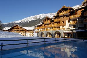 Résidence Les Alpages 4 étoiles - Appartement 4 personnes - Piscine, Hammam, Sauna, Jacuzzi - ValCenis 73480
