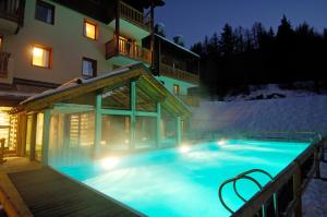 Résidence Les Alpages 4 étoiles - Appartement 4 personnes - Piscine, Hammam, Sauna, Jacuzzi - ValCenis 73480