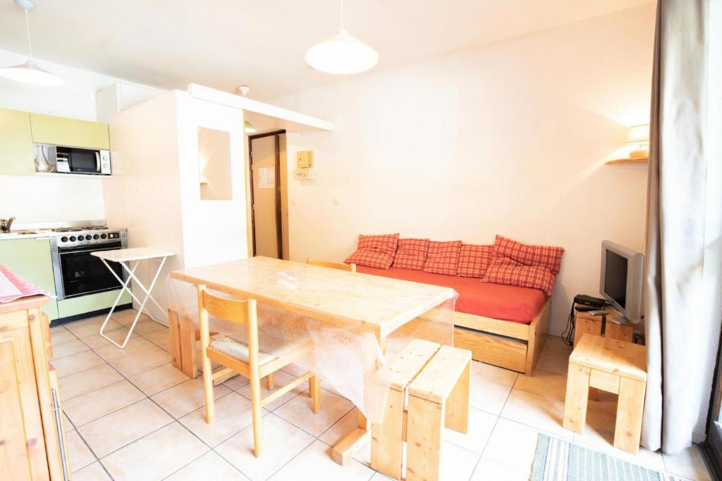 Appartement Résidence Les Avenieres - 2 Pièces pour 4 Personnes 193208 Chalet le Grand Air 73500 Villarodin-Bourget