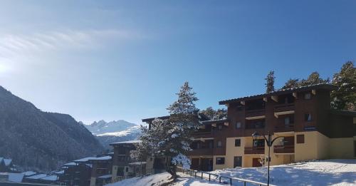 Résidence les Campanules appartement entièrement rénové à 100m des pistes