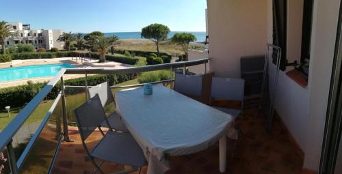 Résidence Les Capitelles à Saint Cyprien avec accès direct plage- Balcon donnant Splendide vue Mer et Piscine