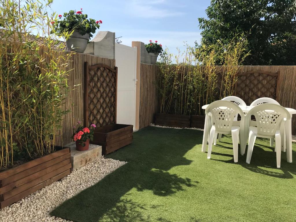 Résidence les chênes blancs Appartement T2 04800 Gréoux-les-Bains
