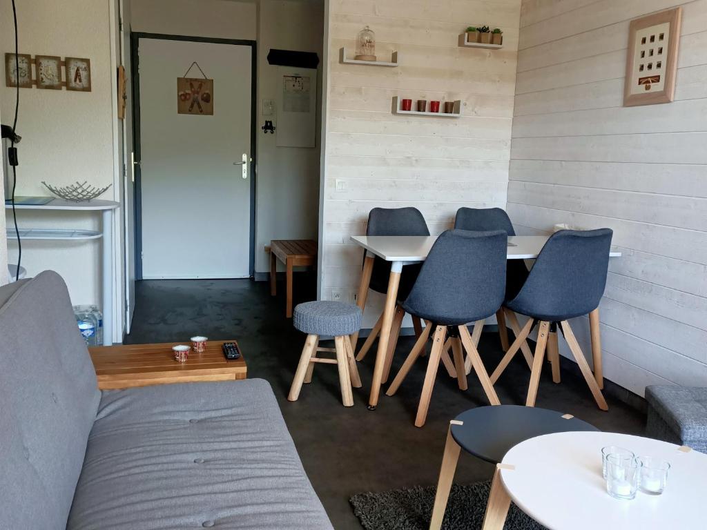 Résidence Les Gentianes - Studio pour 4 Personnes 193142 73500 Villarodin-Bourget