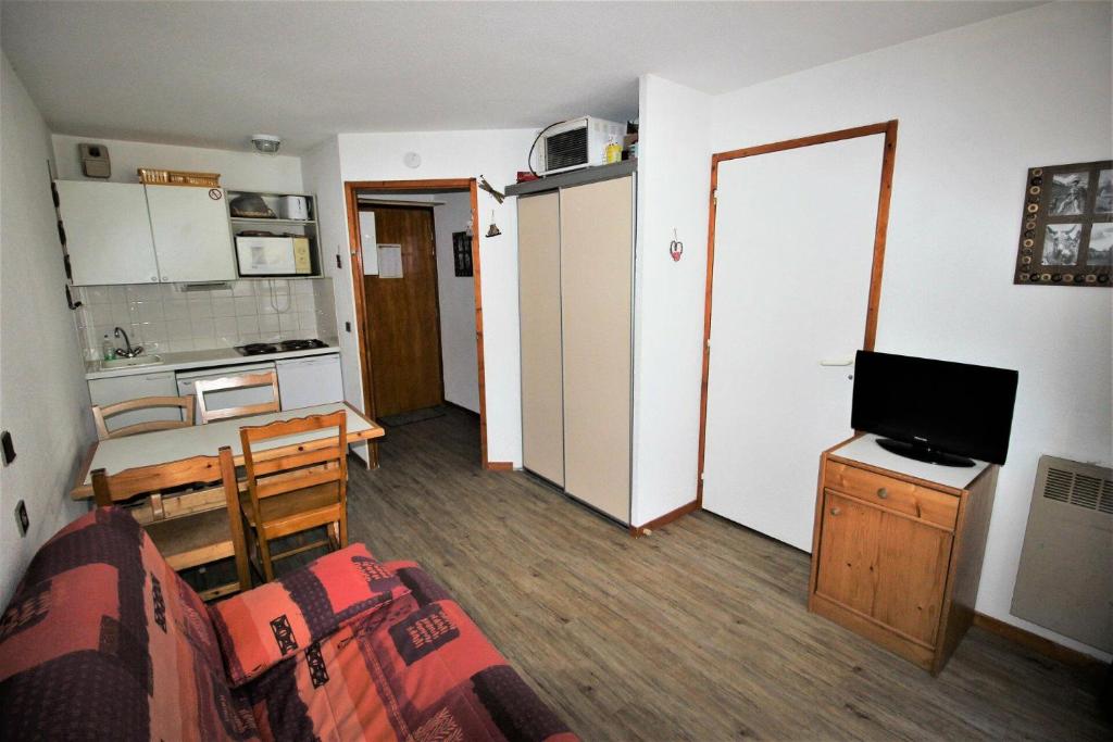 Résidence Les Melezets 2 - Studio pour 4 Personnes 67 OFFICE DU TOURISME - Station VALFREJUS, 73500 Modane