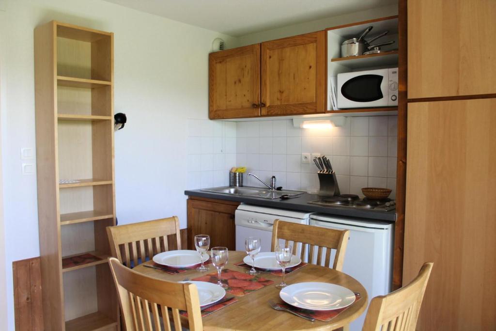 Appartement Résidence Les Mouflons - 2 Pièces pour 4 Personnes 174 L'Horizon Blanc, Skimium, La Joue du Loup 05250 Le Dévoluy