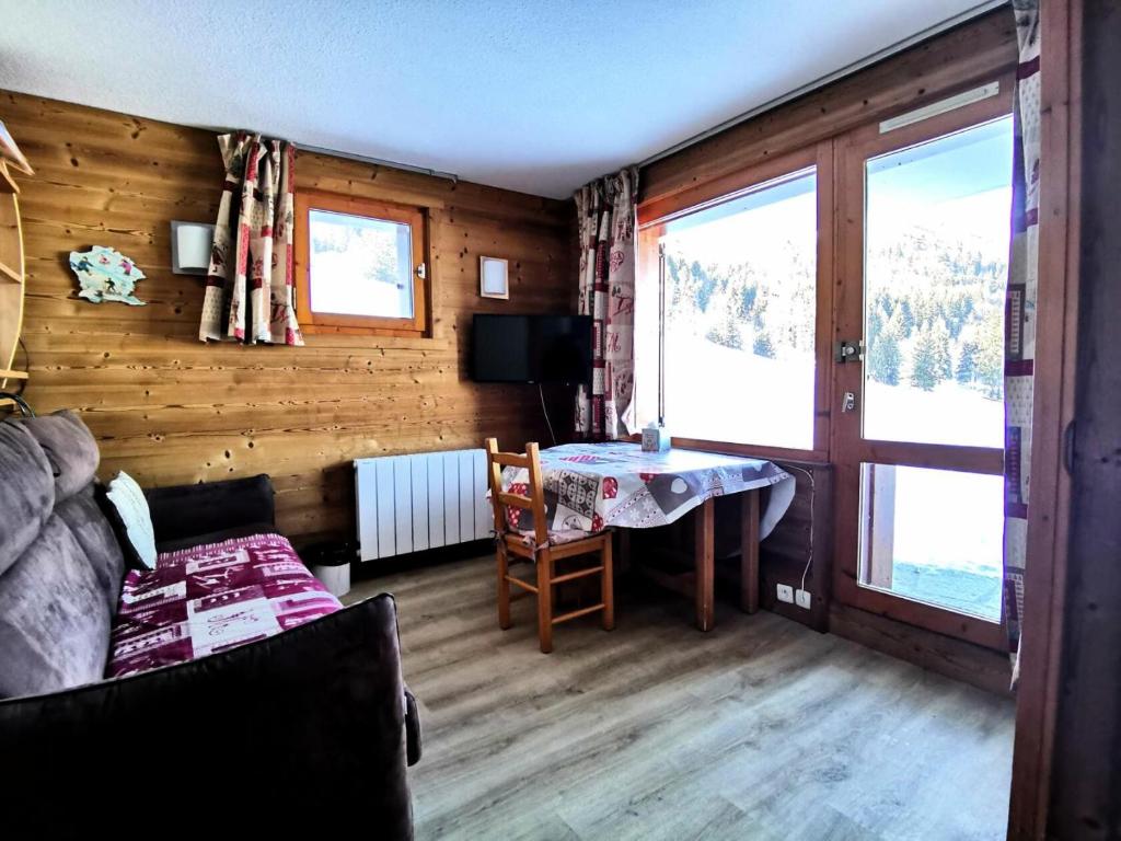 Résidence Les Portes De La Vanoise - 2 Pièces pour 6 Personnes 193053 73500 Villarodin-Bourget