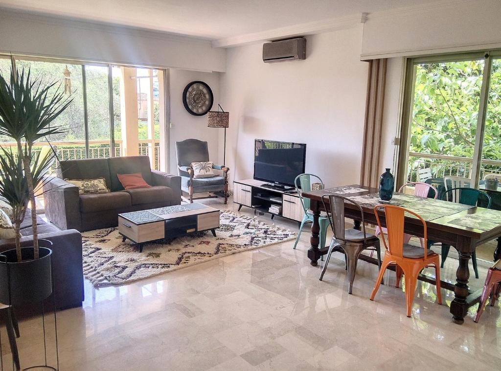 Residence les Tilleuls 13 Avenue du Général Heusch, 06160 Juan-les-Pins