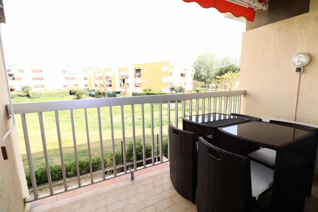 Résidence Los Amigos 2 - Studio pour 4 Personnes 954 Av. du Palais de la Mer Rés. Los Amigos 2, Entrée El Paso n°431 3e étage, 30240 Le Grau-du-Roi