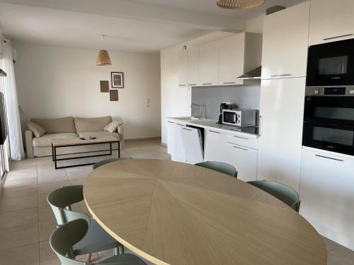 Résidence Marina di Bravone - appartement 10 personnes Vue Mer RDC N70-71