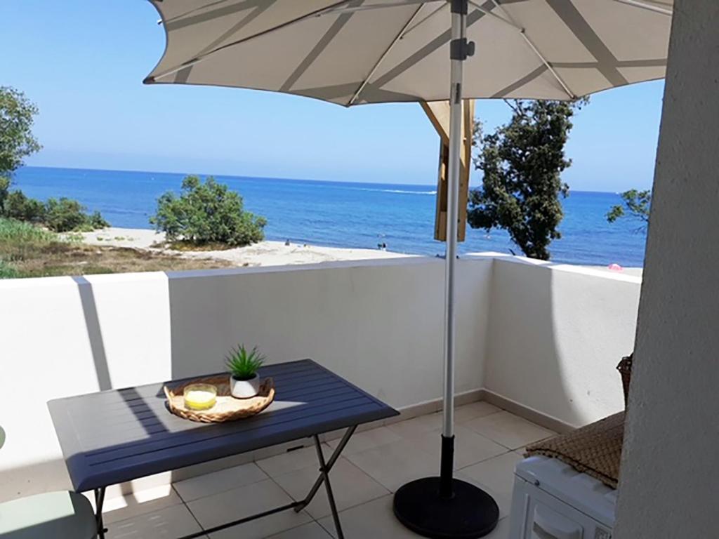 Residence Marina di Bravone - appartement 4 personnes Vue Mer 1er etage N42 Résidence Marina di Bravone, Lieu dit Marine de Bravone, Bat B2 lot 42, 20230 Linguizzetta