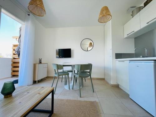 Residence Marina di Bravone - appartement 4 personnes Vue Mer 2ème etage N181