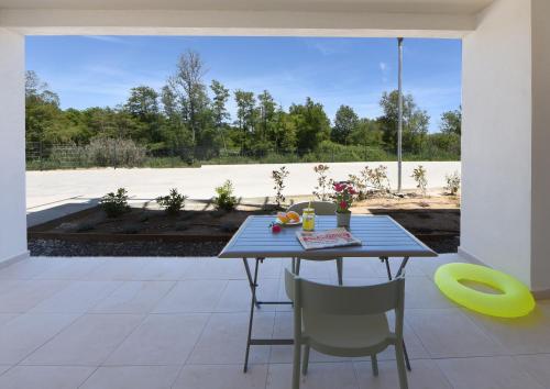Residence Marina di Bravone - appartement 4 personnes Vue Mer RDC N187