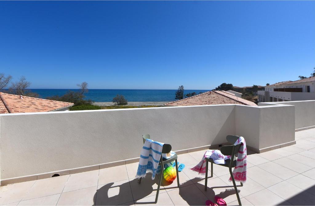 Residence Marina di Bravone - appartement 6 personnes (5 adultes max.) Vue Mer 1er etage N13 Residence Marina di Bravone, Plage de Bravone, Bat A1 Lot 13, 20230 Linguizzetta