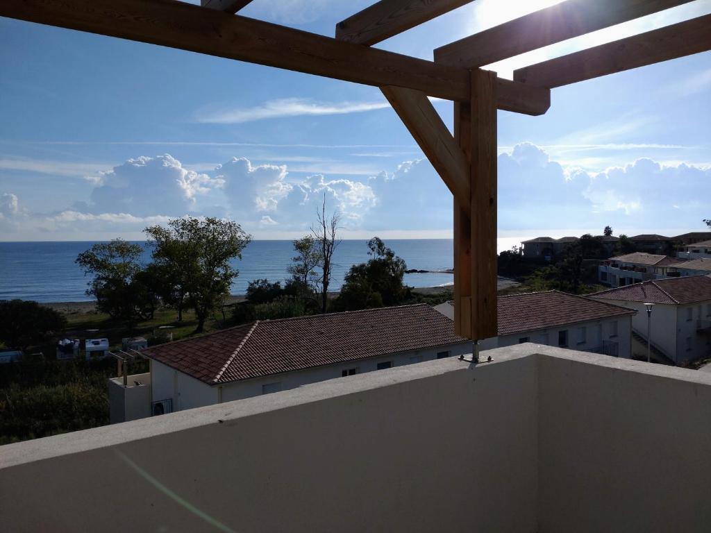 Residence Marina di Bravone - appartement 6 personnes (5 adultes max.) Vue Mer 2ème etage N164 Residence Marina di Bravone, Plage de Bravone, Bat J4 Lot 164, 20230 Linguizzetta