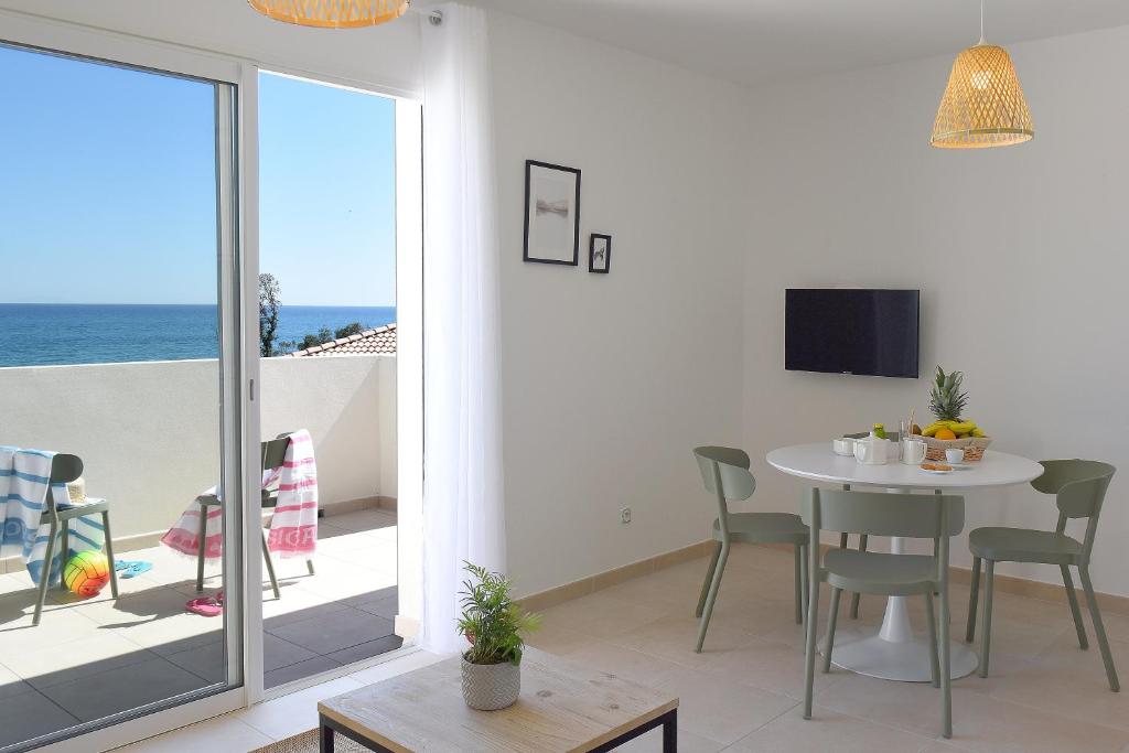 Residence Marina di Bravone - appartement 6 personnes Vue Mer 1er etage N115 Residence Marina di Bravone, Plage de Bravone, Bat G2 Lot 115, 20230 Linguizzetta