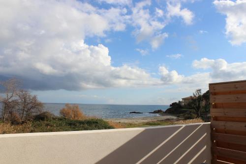 Residence Marina di Bravone - appartement 6 personnes Vue Mer 1er etage N79