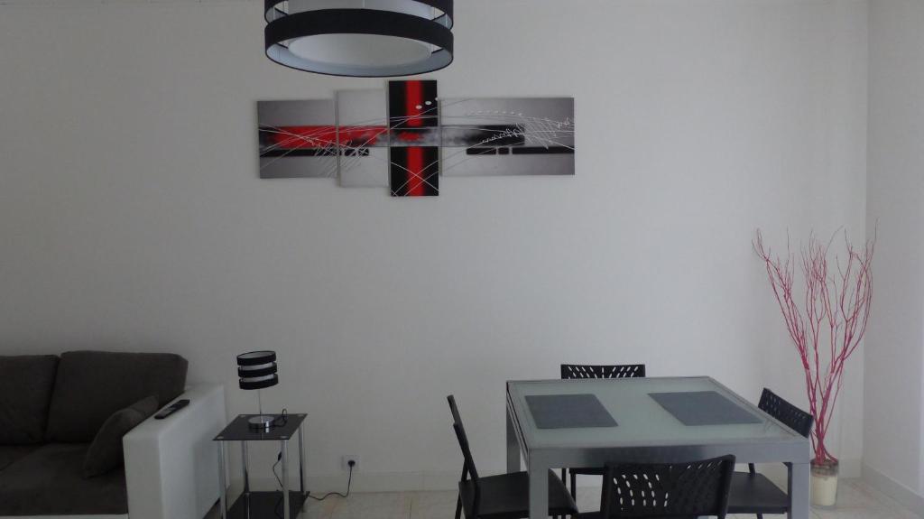 Residence Mistral 2ème étage 30 Rue de Mimont, 06400 Cannes