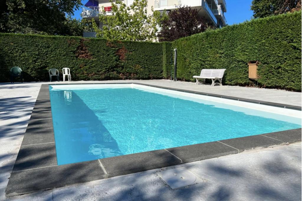 Residence Near The Beach 31 M With BalconyPool 48ter Boulevard Deganne, 33120 Arcachon