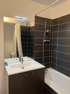 Appartement Résidence neuve le K 10 mn gare, parking , tram 468 Rue de la Madeleine, appartement numéro 34, bâtiment B 34070 Montpellier Languedoc-Roussillon