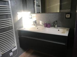 Résidence privée calme 15 min à pied du centre parking gratuit