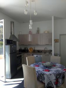 Appartement Résidence Robinson Standing Pieds dans l'eau 94 rue Louise-Marie Robinson 83530 Agay Provence-Alpes-Côte d\'Azur