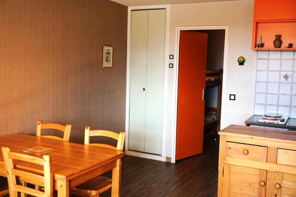 Résidence Rond Point Ii - Studio pour 4 Personnes 874 Rue  des Ecrins, Le Rond Point des Pistes - Station ORCIERES-MERLETTE, 05170 Orcières