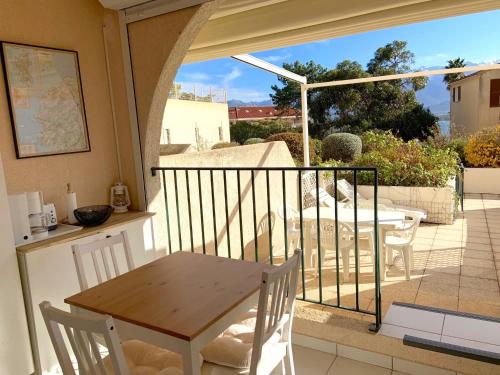 Residence Santa Regina Grand Studio avec salon, zone nuit, loggia, terrasse