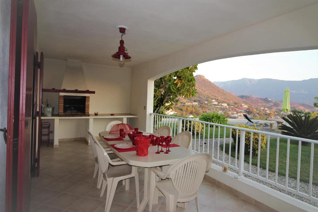 Appartement Résidence U MELU GRAND T3 ROUGE en rez de jardin Lieu dit U MELU 20111 Tiuccia