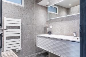 RESPUBLICA - Bel appartement dans immeuble haussmannien proche Vieux Port