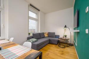 Retro-Apartment Premiere