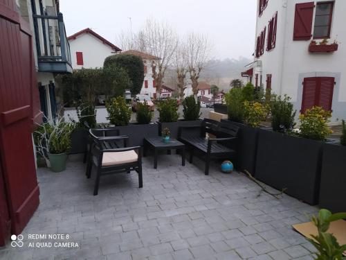 appartement rez de chaussée 2 chambres avec terrasse Cambo-les-Bains france